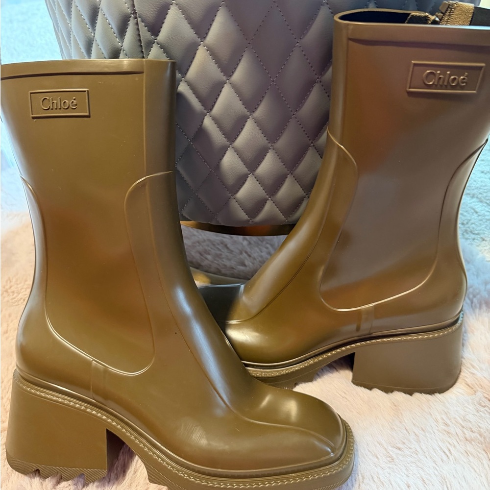 Chloe Olive Green Winter Boots